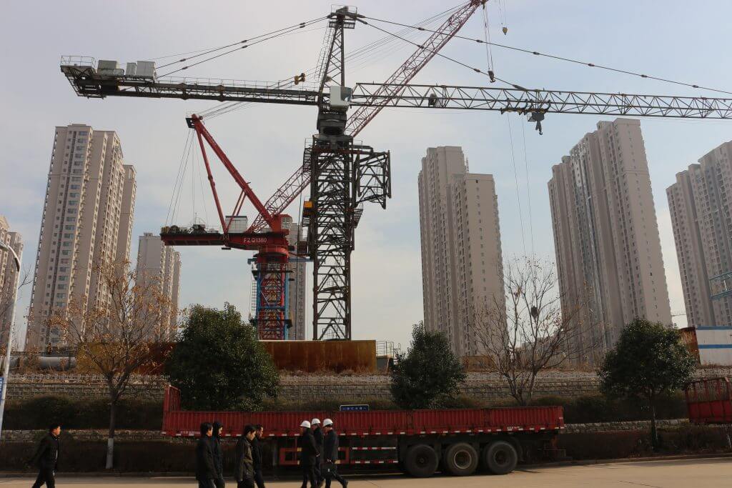 Руководство МГК “Вирамакс” получило специальные условия для импорта башенных кранов из Китая